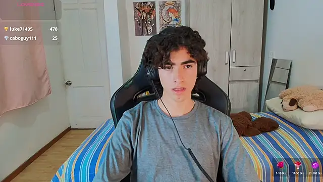 Nude_Boy18 live sex cam