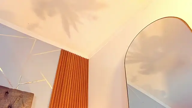 charlottee_white's cam snapshot