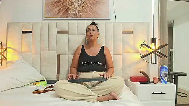 Sara_BigAss-'s cam snapshot