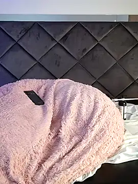 LunaaCurly's cam snapshot