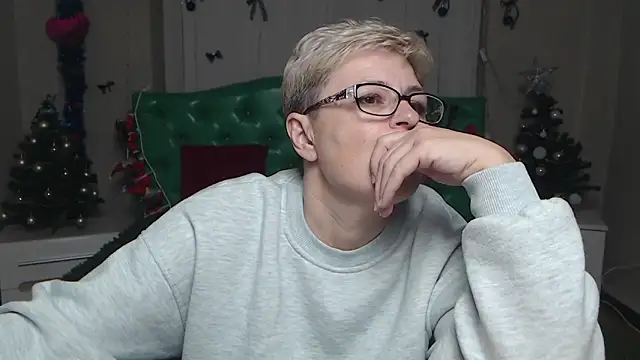 EmiliaGree's cam snapshot