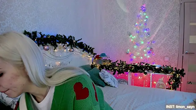 LillyMoure_ live sex cam