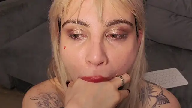 Ashley-Urban's cam snapshot