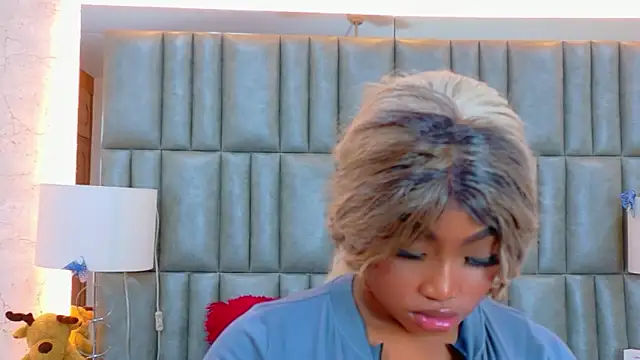 TianahGlow's cam snapshot