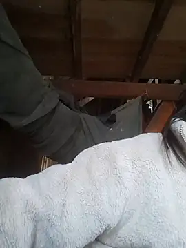 dakota-kis's cam snapshot