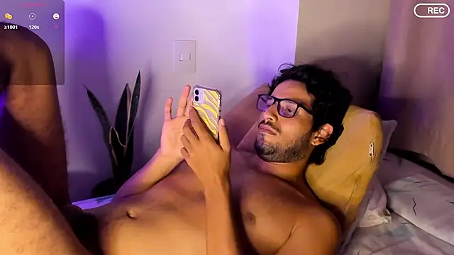 Nicholasrodrii live sex cam