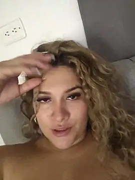 Sara_smiiith211's cam snapshot