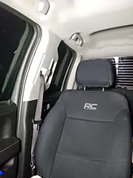 SheIsSomething live sex cam