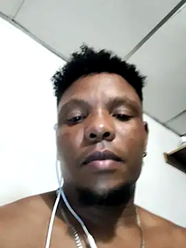 hugo3918_ live sex cam