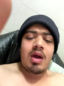 FlashyOcean53's cam snapshot