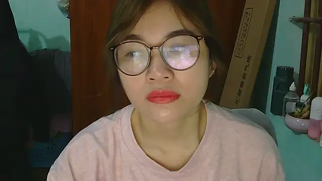 Uhem112 live sex cam