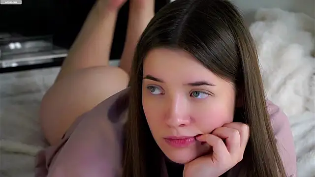 LowOncoming live sex cam