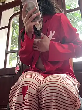 Voyerra_g live sex cam