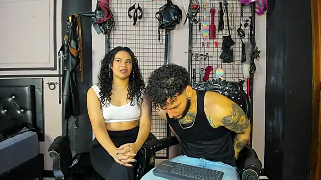 Twisted_Fantasy live sex cam