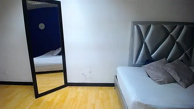 exotic_karmella's cam snapshot