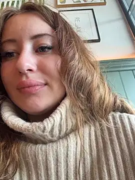 AndreaMood live sex cam