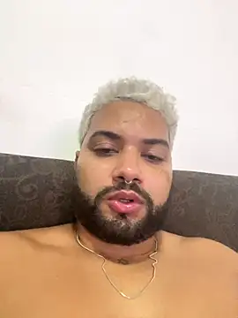 EuuupravcS2 live sex cam