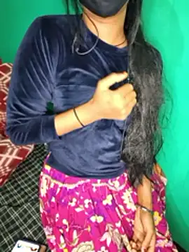 QWEEN7B live sex cam