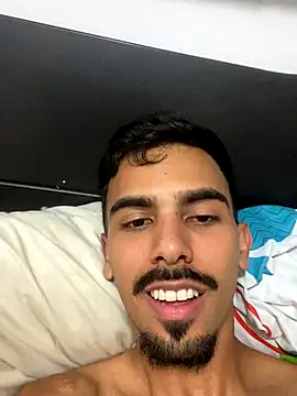 DiegoDesire20 live sex cam