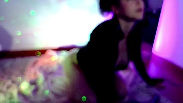 Lia_Tinez's Stripchat show and profile