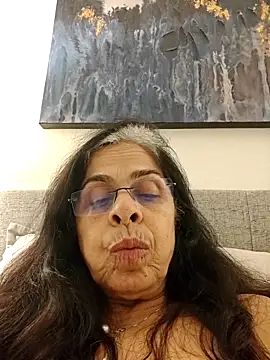 NakedMILFx live sex cam