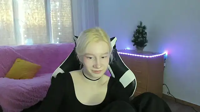 EnigmaSee live sex cam