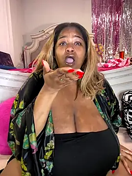 BigFineSelena live sex cam