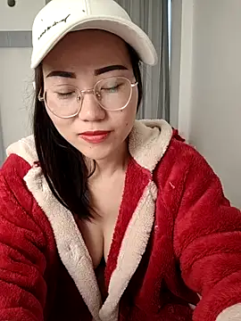 nini10052025's cam snapshot