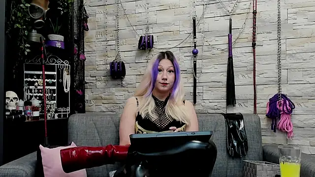 CruelMistress's cam snapshot