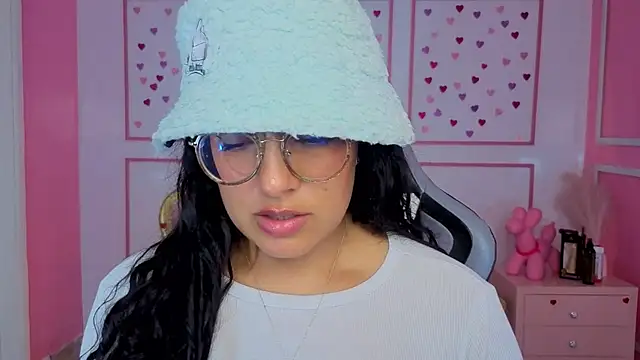 tamara_brown_t's cam snapshot