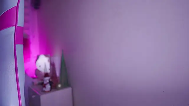 Rebecah_1's cam snapshot