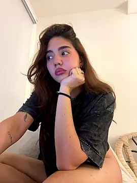 QUEENMANGO's cam snapshot