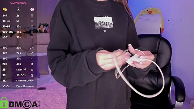 Arinextdoor's cam snapshot