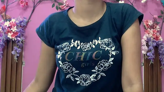 skinnybarbie022's cam snapshot