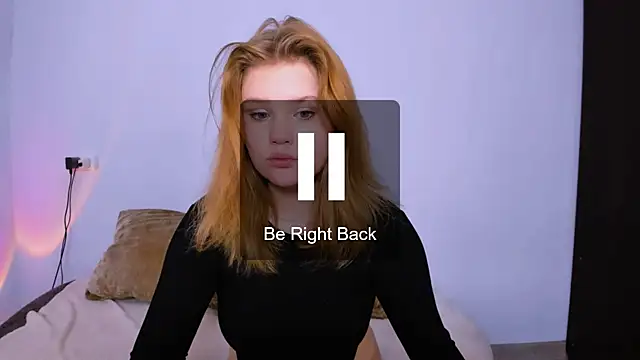 LaseyMoon live sex cam