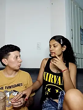 Mei_and_Gaby's cam snapshot