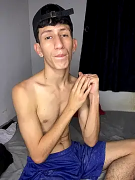 Yardh_444's cam snapshot