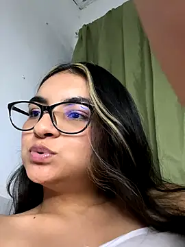 Cat2525 live sex cam