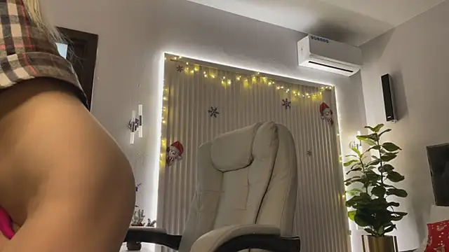 OhMyEmma's cam snapshot