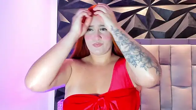 megan_whitee__'s cam snapshot