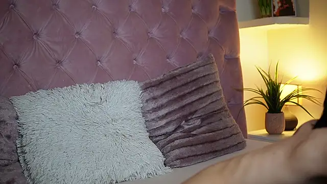 MaiaMini live sex cam