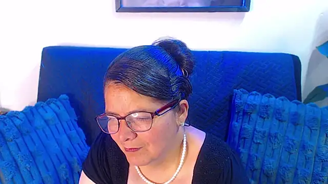 Linda_banks_'s cam snapshot