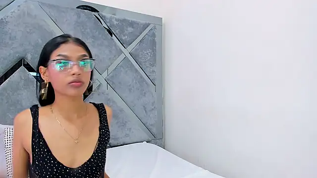 SashaMorelli's cam snapshot