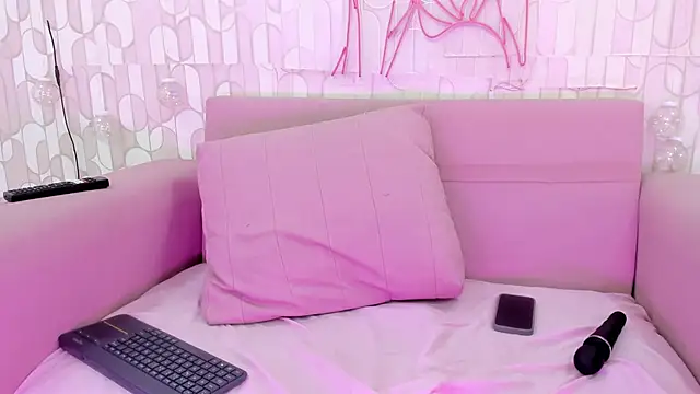 cataleyabianchi's cam snapshot