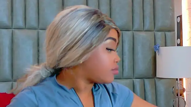 TianahGlow's cam snapshot