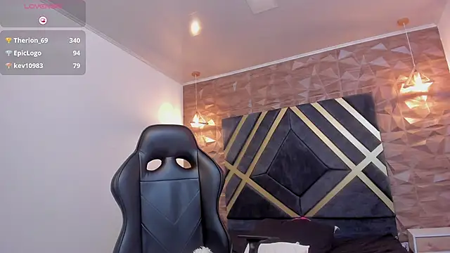 Alana_cox_'s cam snapshot