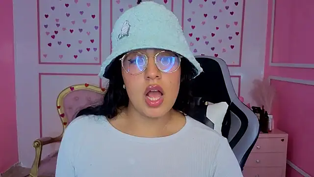 tamara_brown_t's cam snapshot