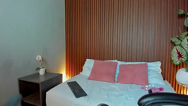 madison_saenzz's cam snapshot