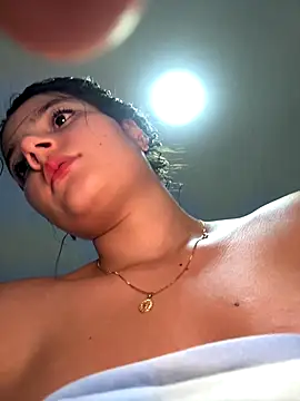 EmmiiGlow's cam snapshot