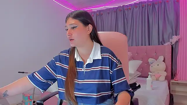 AngieG02_'s cam snapshot